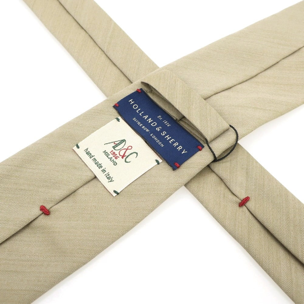 【新品】アーディーアンドシー AD&C 1956 ヘリンボーン織 ウールシルク 無地ネクタイ カーキベージュ【 状態ランクN 】【 メンズ 】