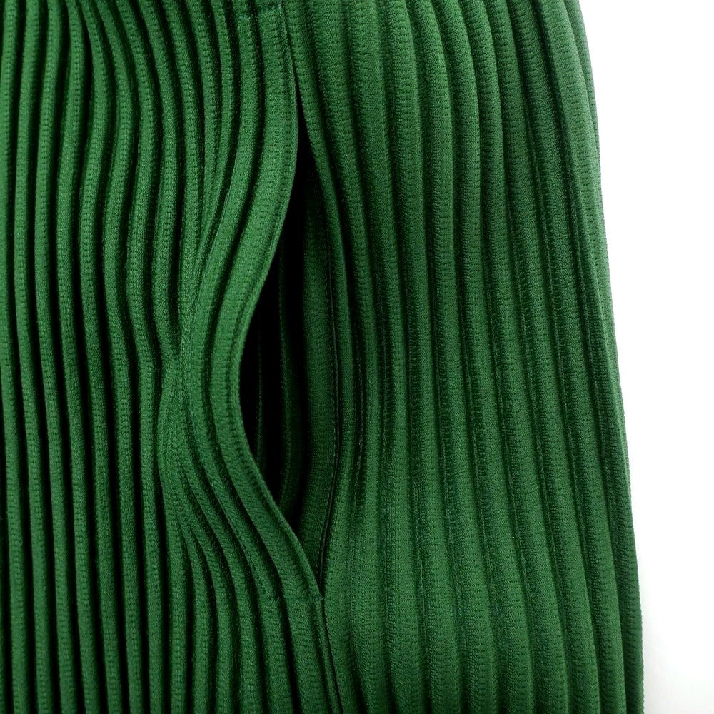 【中古】オム プリッセ イッセイミヤケ HOMME PLISSE ISSEY MIYAKE 2024年秋冬 プリーツ Vネック ノースリーブ カットソー グリーン【 表記なし(L位) 】【 状態ランクA 】【 メンズ 】