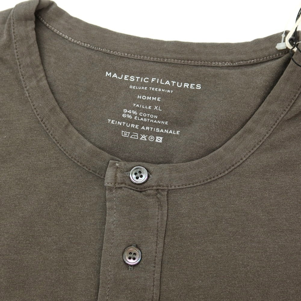【新品】マジェスティック フィラチュール オム MAJESTIC FILATURES HOMME ストレッチコットン ヘンリ―ネック 半袖Tシャツ グレイッシュカーキ【 XL 】【 状態ランクN 】【 メンズ 】