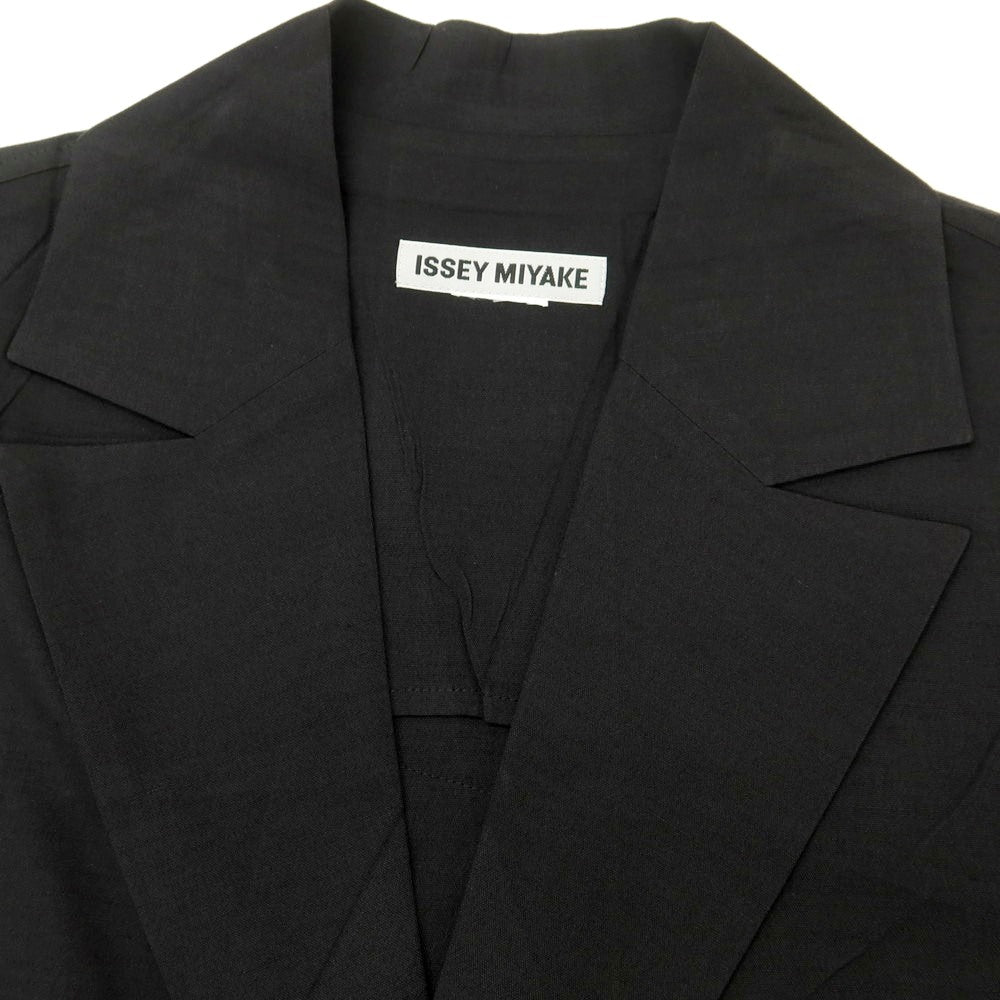 【中古】イッセイミヤケ ISSEY MIYAKE 2025年春夏 プリーツ加工 ジャケット ブラック【 表記なし(L位) 】【 状態ランクA 】【 メンズ 】