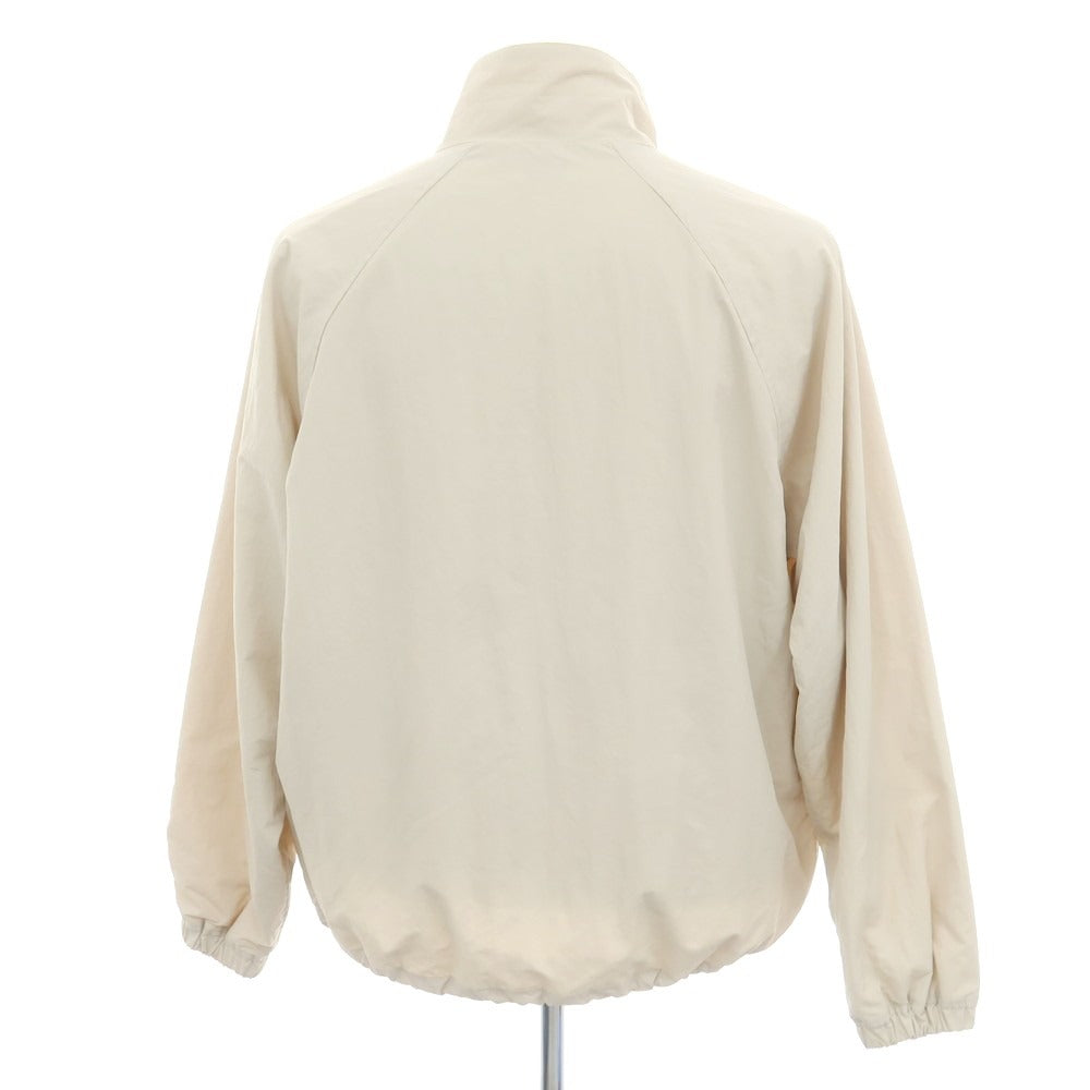 【中古】サタデーズ ニューヨークシティ Saturdays NYC 2025年春夏 ナイロン スタンドカラー ジップアップ トラックジャケット ライトベージュ【 L 】【 状態ランクC 】【 メンズ 】