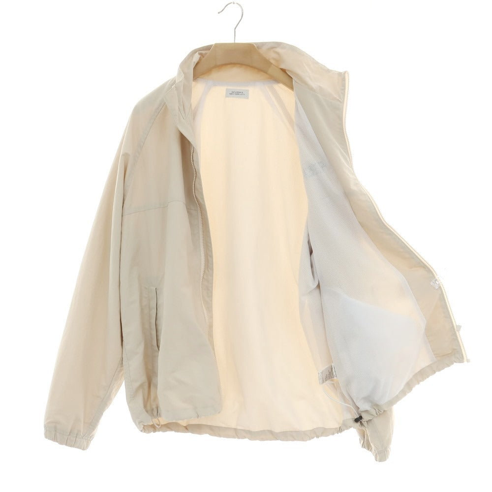 【中古】サタデーズ ニューヨークシティ Saturdays NYC 2025年春夏 ナイロン スタンドカラー ジップアップ トラックジャケット ライトベージュ【 L 】【 状態ランクC 】【 メンズ 】