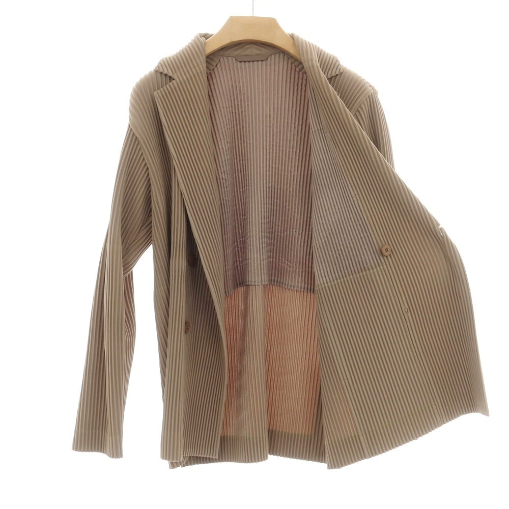 【中古】オム プリッセ イッセイミヤケ HOMME PLISSE ISSEY MIYAKE 2025年秋冬 プリーツ加工ダブルジャケット カーキベージュ【 表記なし(L位) 】【 状態ランクA 】【 メンズ 】
