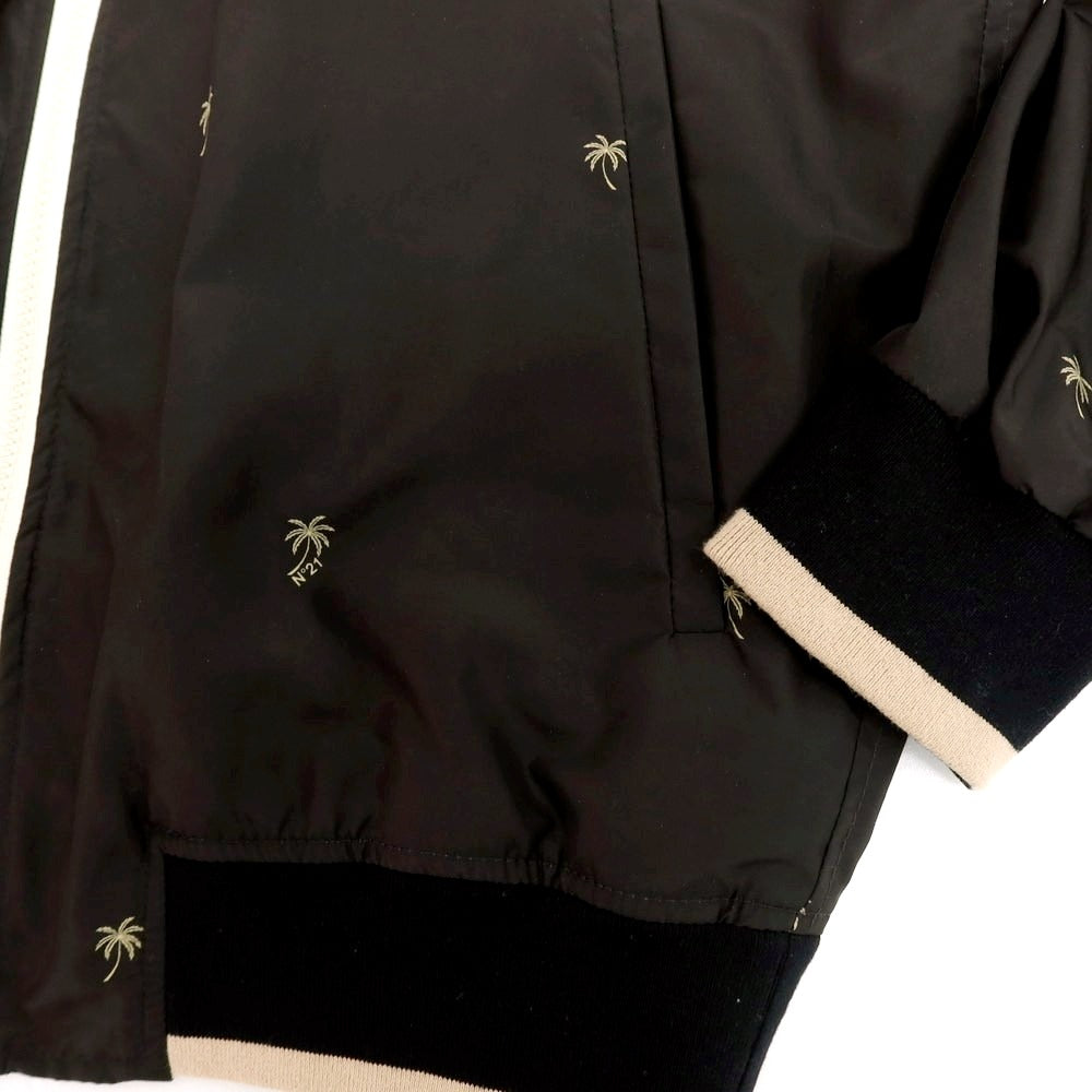 【新品アウトレット】ヌメロ ヴェントゥーノ N°21 ポリエステル 総ロゴ ジップアップフーデッドブルゾン ブラック【 S 】【 状態ランクN- 】【 メンズ 】