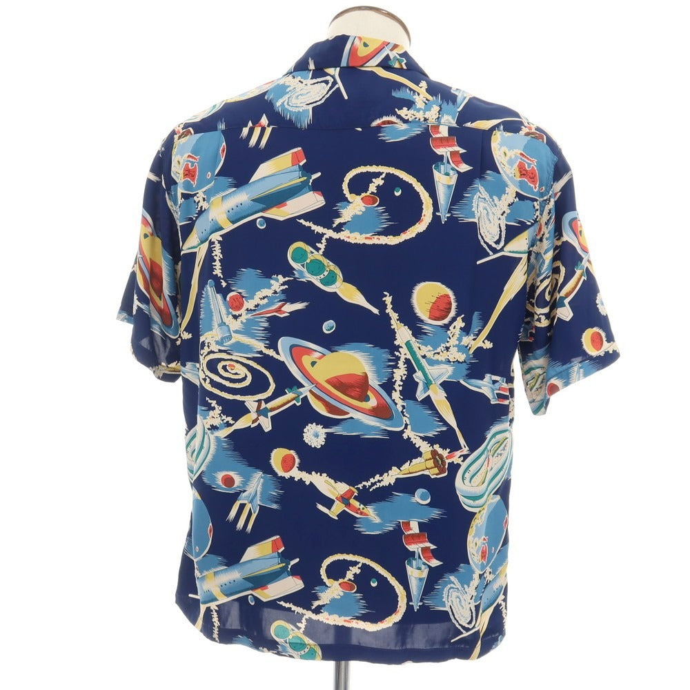 【中古】サンサーフ SUN SURF 2026年春夏 THE SPACE SHIP オープンカラー 半袖シャツ アロハシャツ ネイビー系【サイズL】【 状態ランクA 】【 メンズ 】