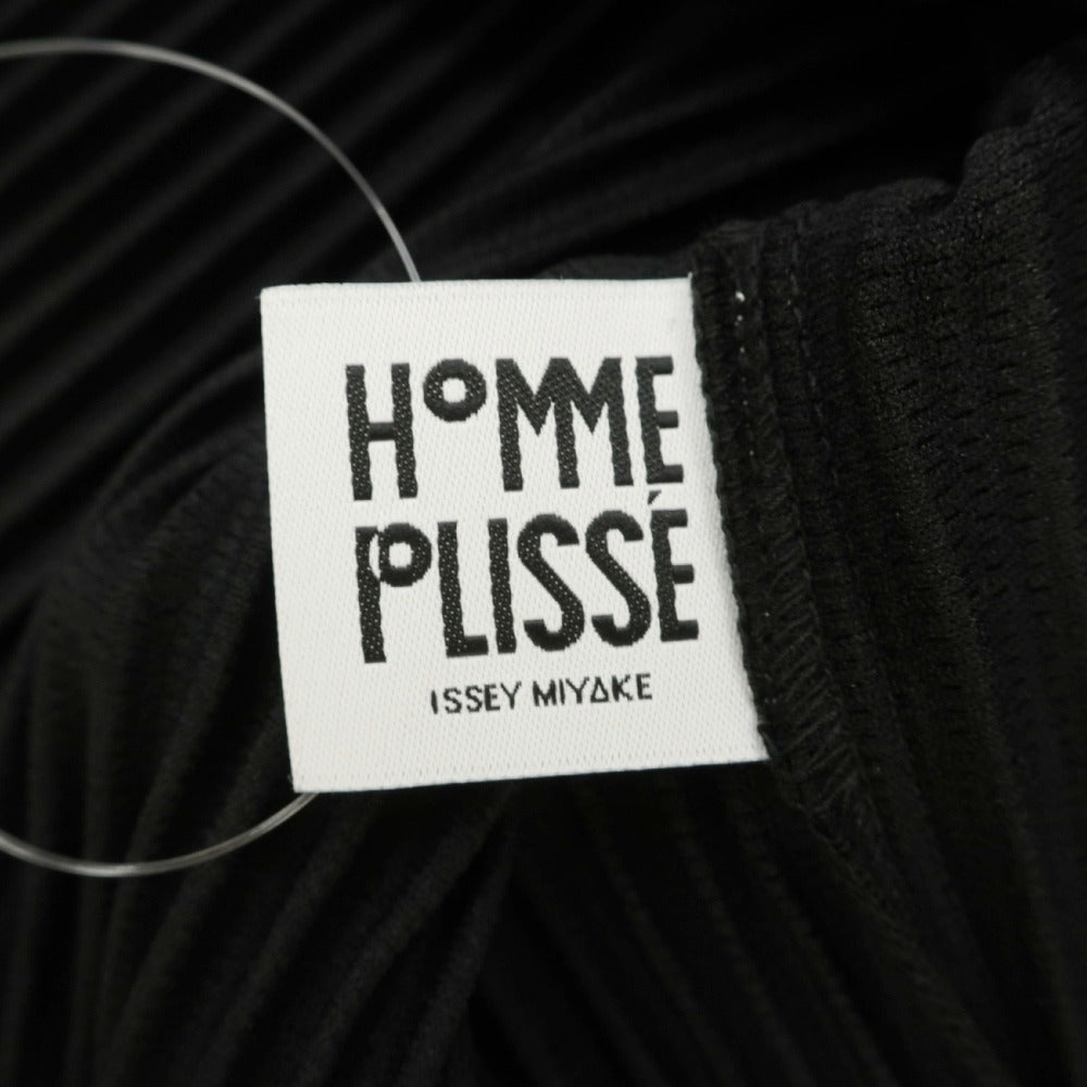 【中古】オム プリッセ イッセイミヤケ HOMME PLISSE ISSEY MIYAKE 2026年秋冬 プリーツ Vネック 半袖カットソー ブラック【サイズ表記なし(L位)】【 状態ランクA 】【 メンズ 】