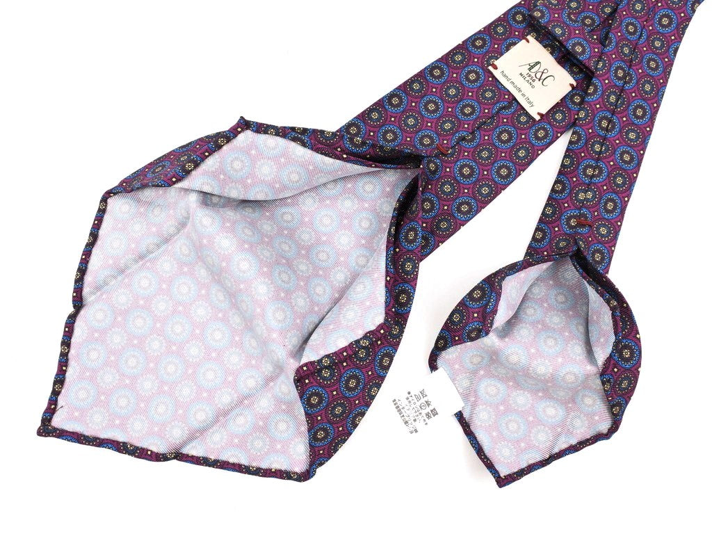 【新品】アーディーアンドシー AD&C 1956 小紋柄ネクタイ
 レッドパープルxブルー【PUP】【S/S/A/W】【状態ランクN】【メンズ】
【778891】 EPD