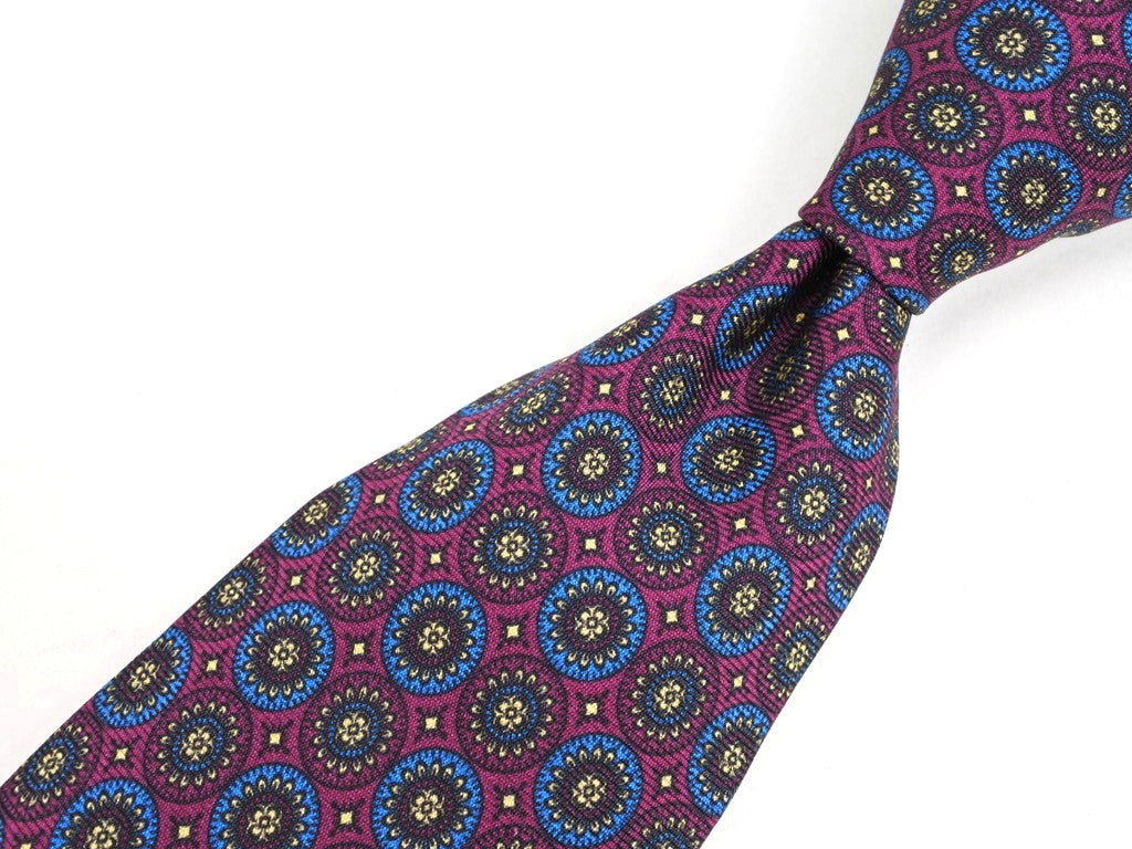 【新品】アーディーアンドシー AD&C 1956 小紋柄ネクタイ
 レッドパープルxブルー【PUP】【S/S/A/W】【状態ランクN】【メンズ】
【778891】 EPD