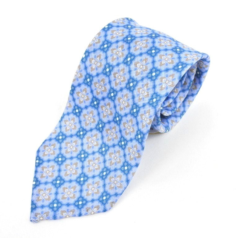 【新品アウトレット】アーディーアンドシー AD&C 1956 小紋柄ネクタイ
 サックス系【BLU】【S/S】【状態ランクN-】【メンズ】
【778890】 EPD