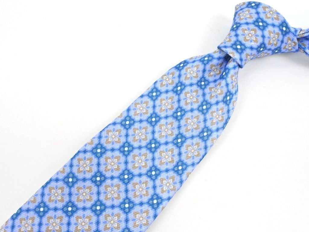 【新品アウトレット】アーディーアンドシー AD&C 1956 小紋柄ネクタイ
 サックス系【BLU】【S/S】【状態ランクN-】【メンズ】
【778890】 EPD