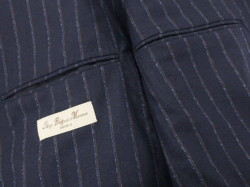 【新品】ルイジ ビアンキ マントヴァ Luigi Bianchi Mantova テーラードジャケット
ネイビー×ブラウン×ブルー【サイズ52】【NVY】【A/W】【状態ランクN】【メンズ】 EPD