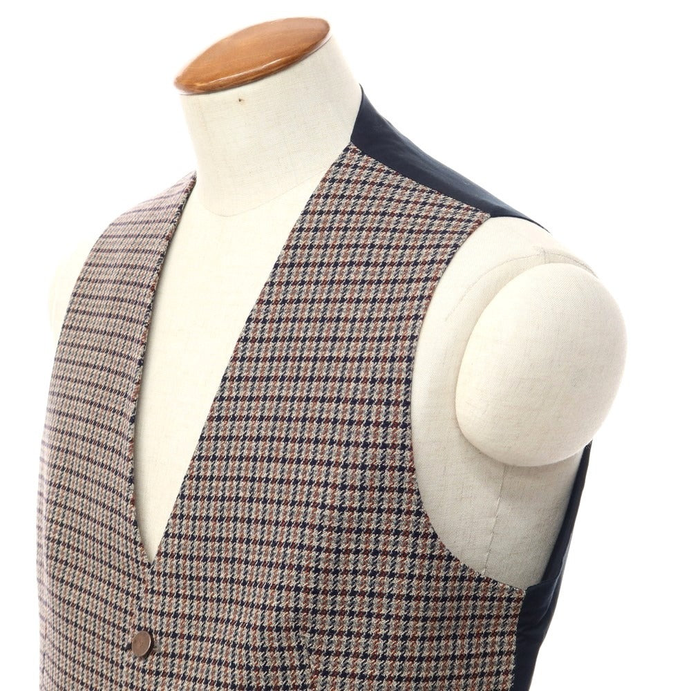 【新品】タリアトーレ TAGLIATORE BRIAN/F カジュアル系ジレ
グレージュxブラウン【サイズ48】【BEI】【A/W】【状態ランクN】【メンズ】
【769877】 APD