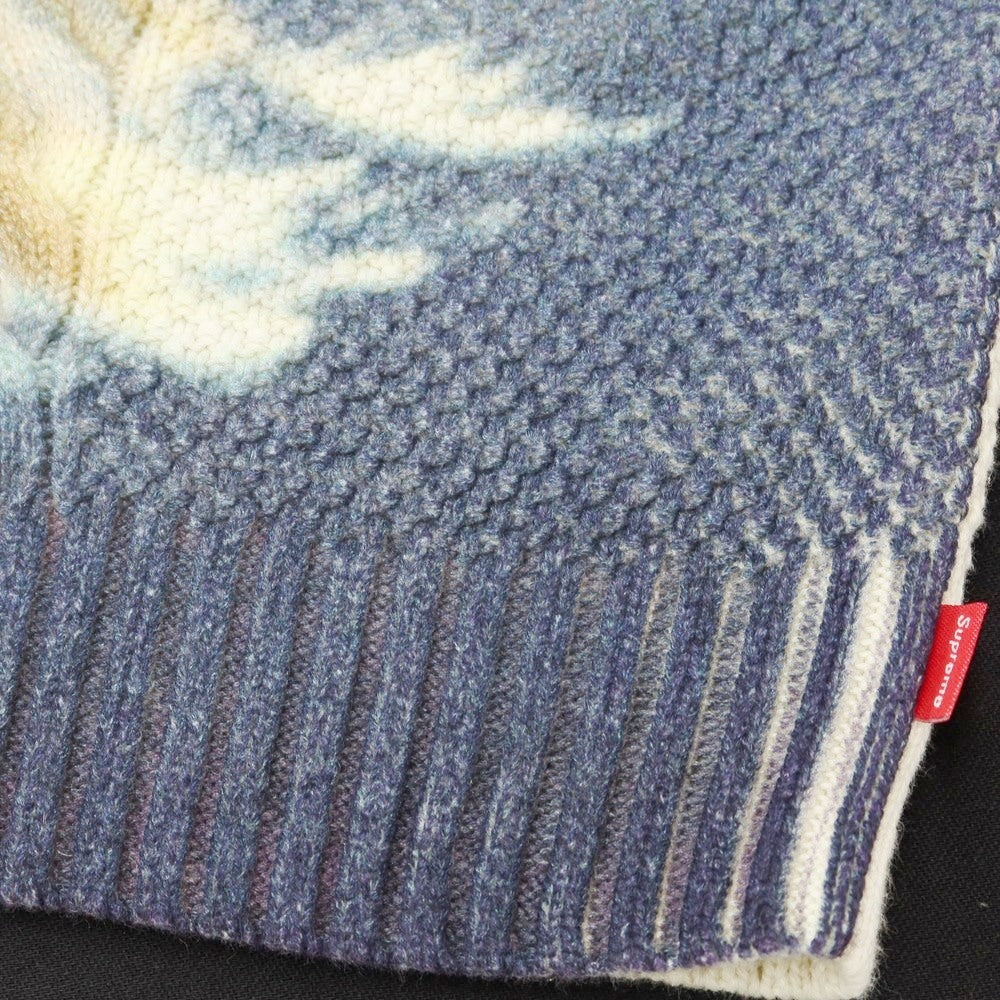 【中古】シュプリーム Supreme 2023年春夏 Kurt Cobain Sweater ケーブル編み ミドルゲージコットン プリント ニット オフホワイトxブルー系【サイズL】【WHT】【S/S】【状態ランクB】【メンズ】【769296】