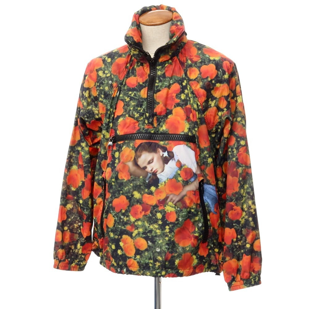 【中古】ルイ ヴィトン LOUIS VUITTON POPPIES DOROTHY GRAPHIC WINDBREAKER ナイロン マウンテンパーカー グリーンxレッド【サイズ46】【 状態ランクA 】【 メンズ 】 [EPD]