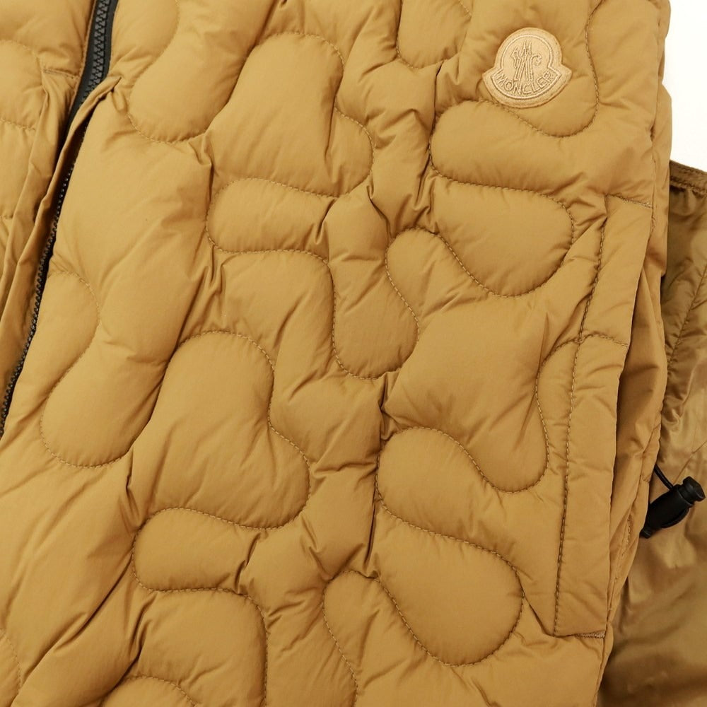 【中古】モンクレール ジーニアス MONCLER GENIUS × Salehe Bembury 2023年秋冬 SIERPINSKI GILET ダウンベスト ライトブラウン【サイズ2】【BRW】【A/W】【状態ランクA】【メンズ】【759692】 [EPD]【SA10/返品不可】
