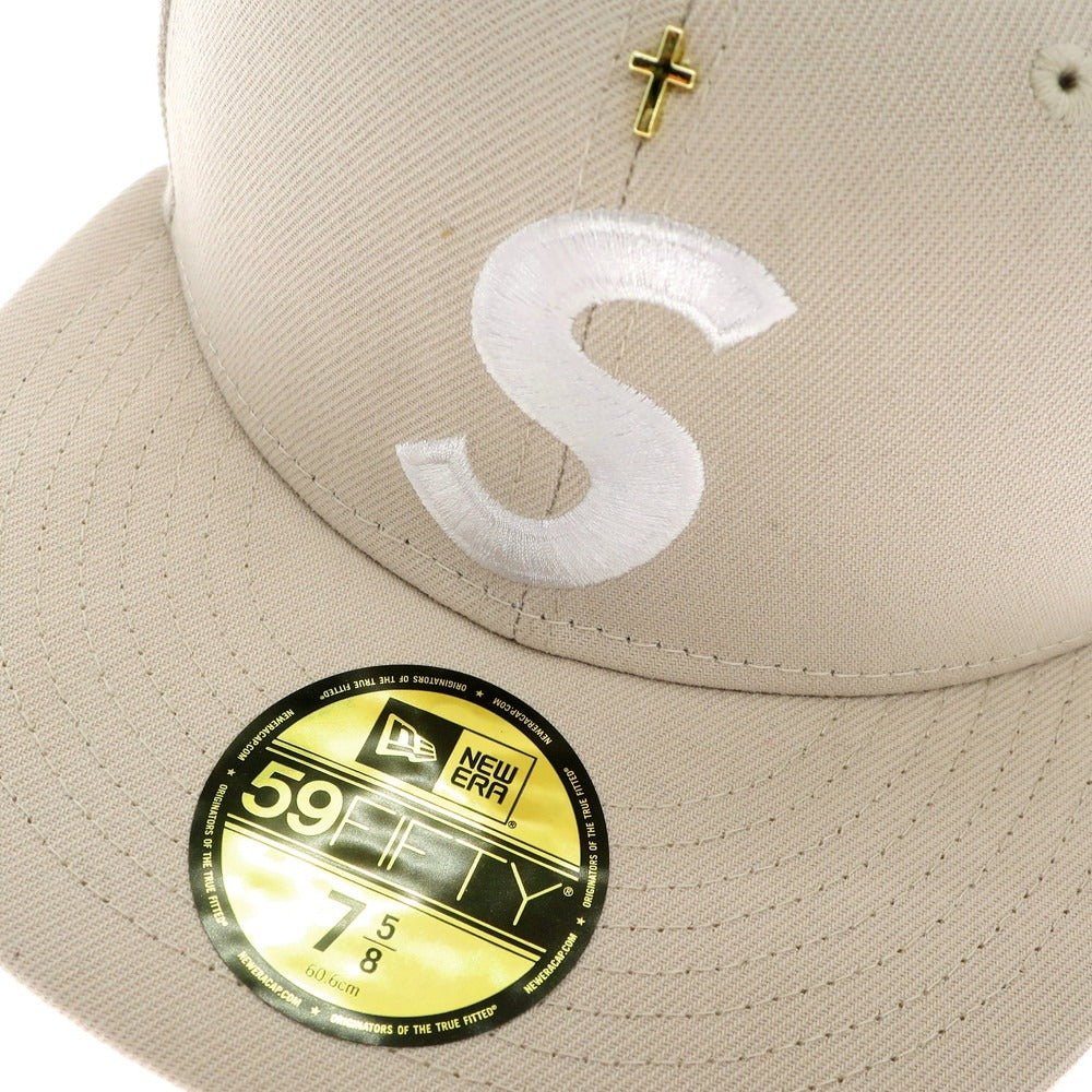 【中古】シュプリーム Supreme 2024年春夏 Gold Cross S Logo New Era キャップ ストーン【 60.6ｃｍ（7 5/8) 】【 状態ランクB 】【 メンズ 】
[APD]