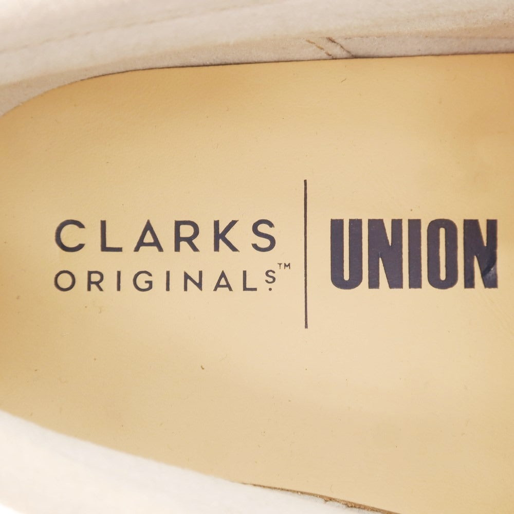 【中古】ユニオン UNION × Clarks 2024年春夏 モカシンシューズ グレージュxライトピンク【 UK9 】【 状態ランクA 】【 メンズ 】