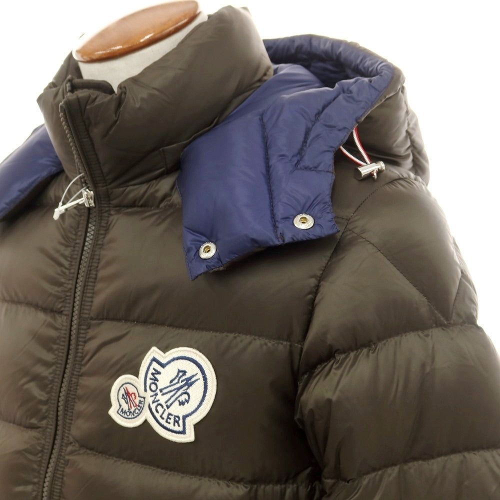 【中古】モンクレール MONCLER BRAMANT ナイロン ダウンジャケット ダークオリーブグリーン【 1 】【 状態ランクC 】【 メンズ 】
[APD]