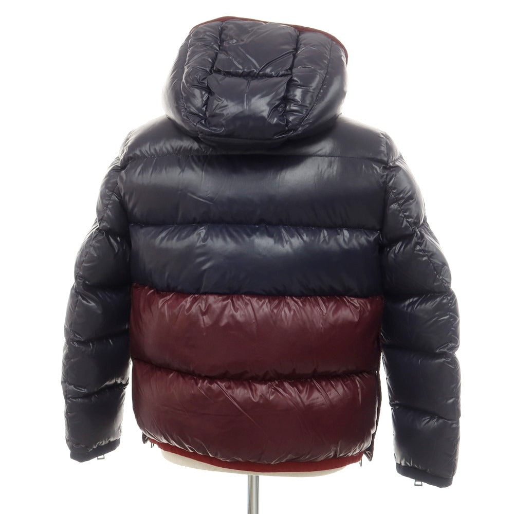 【中古】モンクレール MONCLER ナイロン ダウンジャケット ダークネイビーxボルドー【 （0） 】【 状態ランクB 】【 メンズ 】
[BPD]