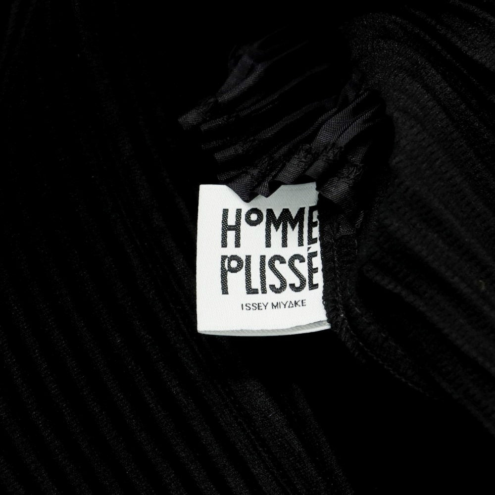 【中古】オム プリッセ イッセイミヤケ HOMME PLISSE ISSEY MIYAKE 2024年秋冬 ポリエステル プリーツ加工 コート ブラック【 表記なし（L位） 】【 状態ランクA 】【 メンズ 】