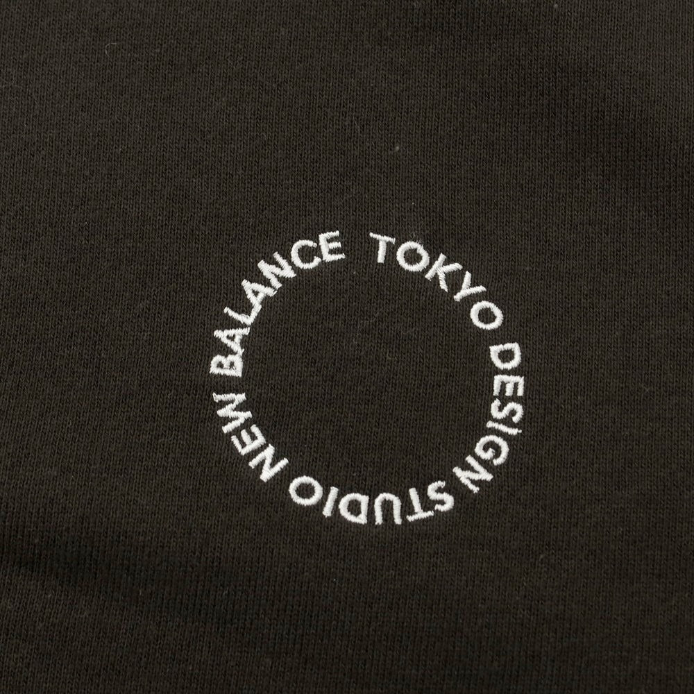 【中古】トウキョウデザインスタジオニューバランス TOKYO DESIGN STUDIO New Balance 2024年秋冬 コットン クルーネック スウェット チャコール【サイズ1】【 状態ランクB 】【 メンズ 】 [EPD]