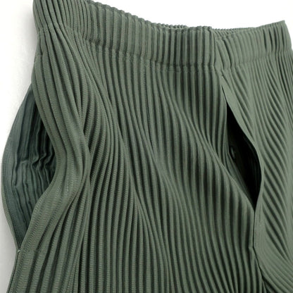 【中古】オム プリッセ イッセイミヤケ HOMME PLISSE ISSEY MIYAKE 2024年秋冬 プリーツ イージーパンツ セージグリーン系【 表記なし（L位） 】【 状態ランクA 】【 メンズ 】 [APD]