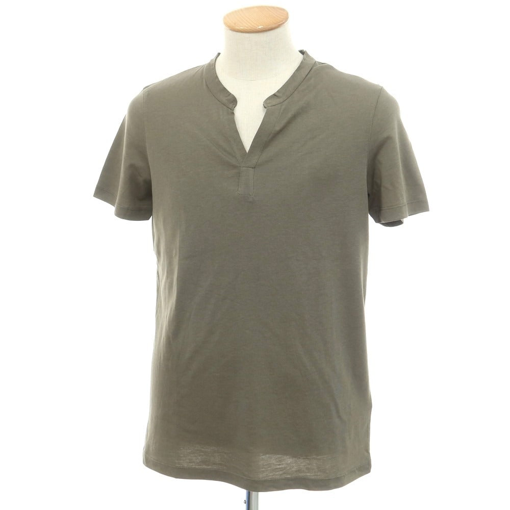 【新品】マジェスティック フィラチュール オム MAJESTIC FILATURES HOMME リヨセルコットン スキッパー 半袖Ｔシャツ カーキ【 S 】【 状態ランクN 】【 メンズ 】