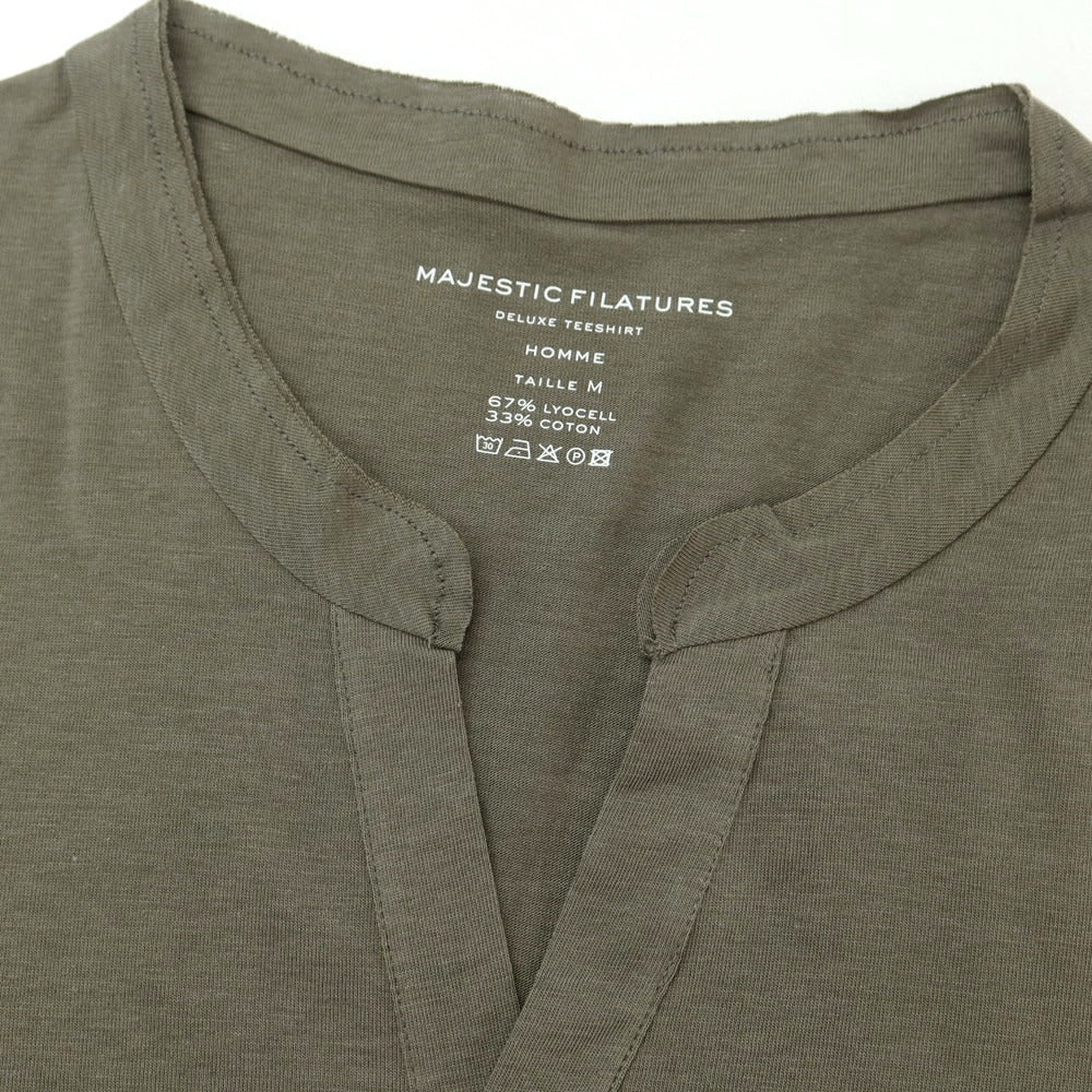 【新品】マジェスティック フィラチュール オム MAJESTIC FILATURES HOMME リヨセル コットン スキッパー 半袖Ｔシャツ カーキ【サイズM】【 状態ランクN 】【 メンズ 】[EPD]