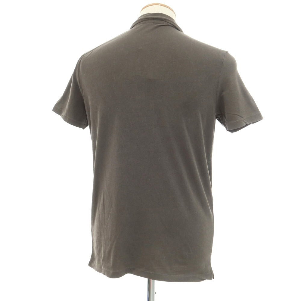 【新品アウトレット】マジェスティック フィラチュール オム MAJESTIC FILATURES HOMME ストレッチコットン 半袖ポロシャツ グレイッシュカーキ【サイズS】【 状態ランクN- 】【 メンズ 】[EPD]