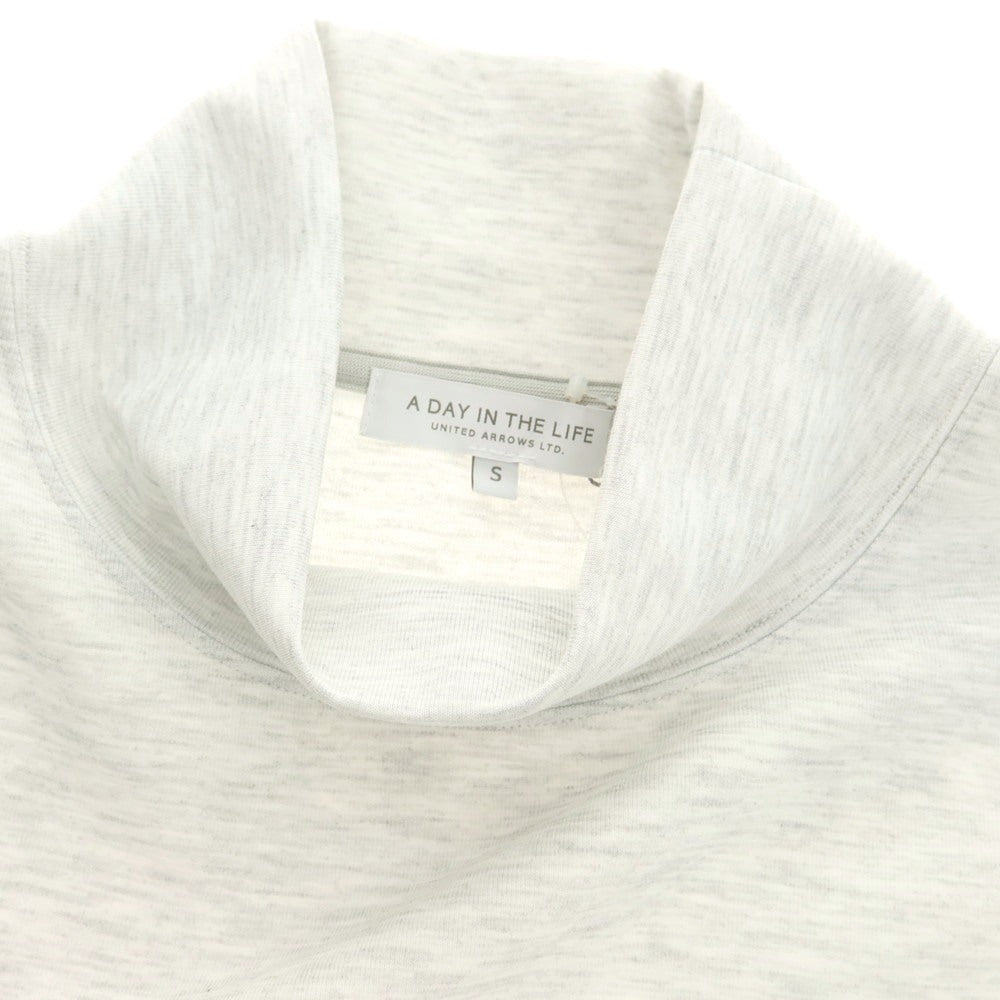 【中古】ア デイ イン ザ ライフ ユナイテッドアローズ a day in the life united arrows ストレッチ ポリエステルレーヨン ハイネック 長袖Ｔシャツ ライトグレー【 S 】【 状態ランクA 】【 メンズ 】
