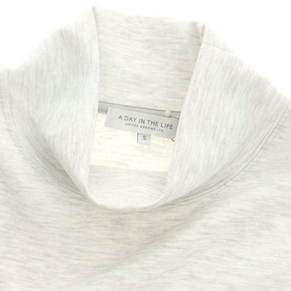 【中古】ア デイ イン ザ ライフ ユナイテッドアローズ a day in the life united arrows ストレッチ ポリエステルレーヨン ハイネック 長袖Ｔシャツ ライトグレー【 S 】【 状態ランクA 】【 メンズ 】