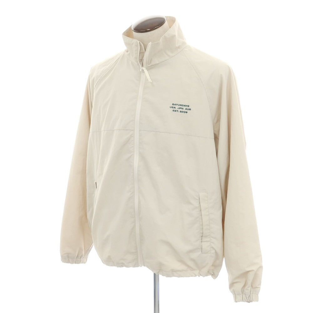 【中古】サタデーズ ニューヨークシティ Saturdays NYC 2025年春夏 ナイロン スタンドカラー ジップアップ トラックジャケット シェルジャケット ライトベージュ【 サイズL 】【 状態ランクC 】【 メンズ 】 [DPD]