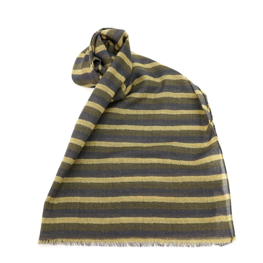 【新品】アーディーアンドシー AD&amp;C 1956 ウール ボーダー プリント ストール オリーブxグレー【 F 】【 状態ランクN 】【 メンズ 】