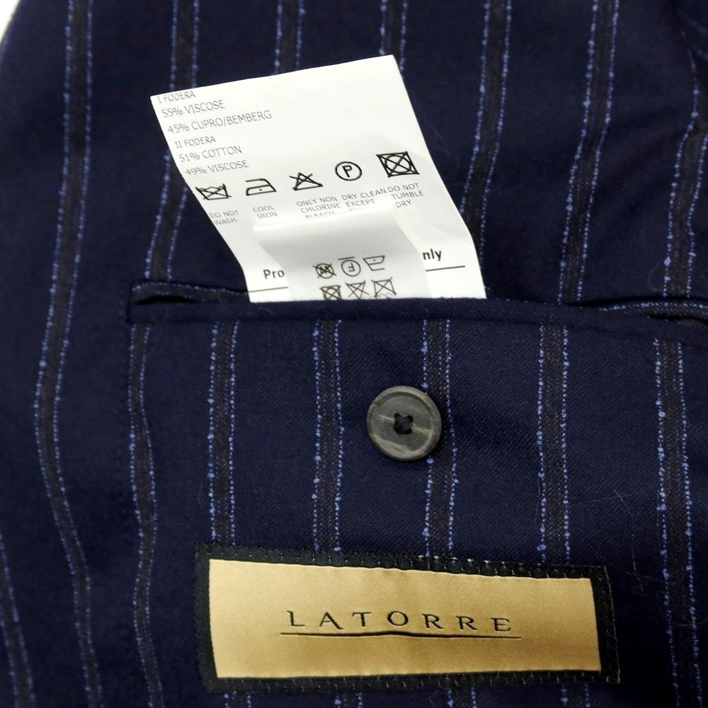 【中古】【未使用】サルトリア ラトーレ SARTORIA LATORRE ウール ストライプ 2つボタンスーツ ネイビーxブルー【 サイズ44 】【 状態ランクS 】【 メンズ 】 [APD]
