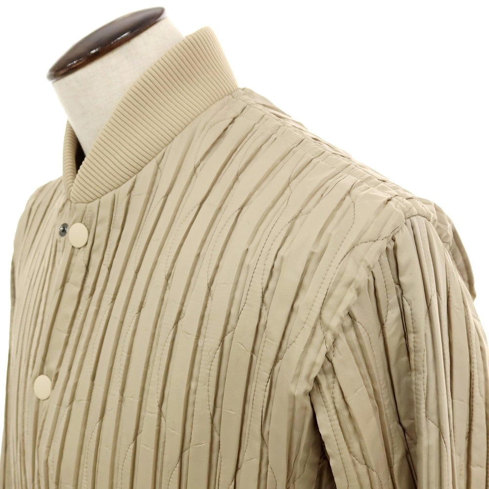 【中古】オム プリッセ イッセイミヤケ HOMME PLISSE ISSEY MIYAKE 2025年秋冬 プリーツ加工 キルティング 中綿ブルゾン ベージュ【サイズ表記なし（L位）】【 状態ランクB 】【 メンズ 】[APD]