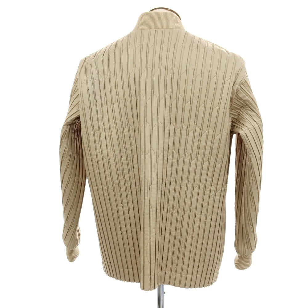 【中古】オム プリッセ イッセイミヤケ HOMME PLISSE ISSEY MIYAKE 2025年秋冬 プリーツ加工 キルティング 中綿ブルゾン ベージュ【サイズ表記なし（L位）】【 状態ランクB 】【 メンズ 】[APD]