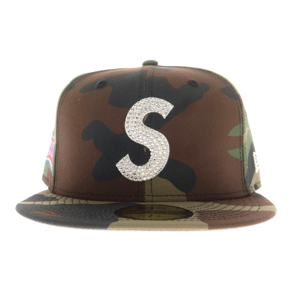 【中古】シュプリーム Supreme 2025年秋冬 Swarovski S Logo New Era カモフラージュ柄 キャップ グリーンxブラウン【 7 3/8 】【 状態ランクA 】【 メンズ 】