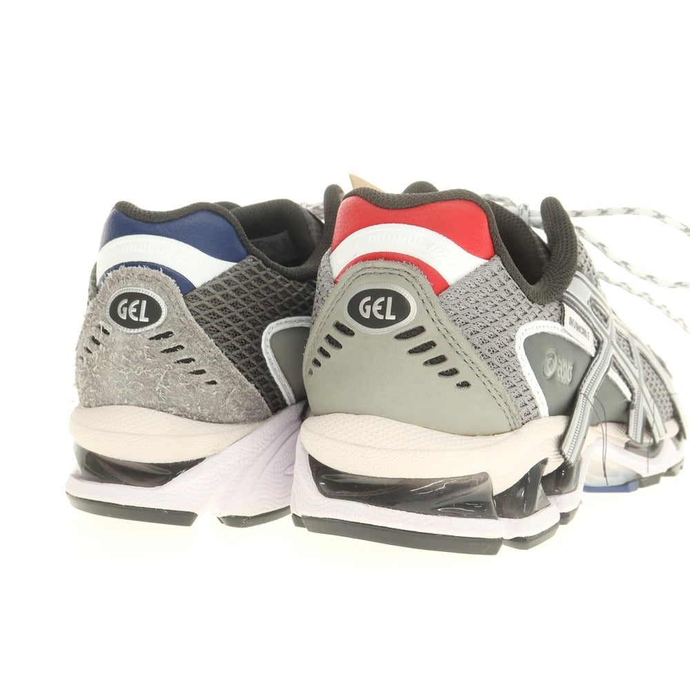 【中古】【未使用】アシックス asics × Invincible 2025年秋冬 Asics GEL-Nimbus 10.1 404 RGB スニーカー グレーxシルバー【 27cm 】【 状態ランクS 】【 メンズ 】