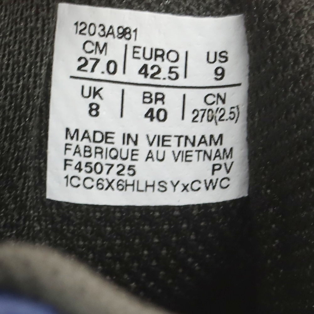 【中古】【未使用】アシックス asics × Invincible 2025年秋冬 Asics GEL-Nimbus 10.1 404 RGB スニーカー グレーxシルバー【 27cm 】【 状態ランクS 】【 メンズ 】