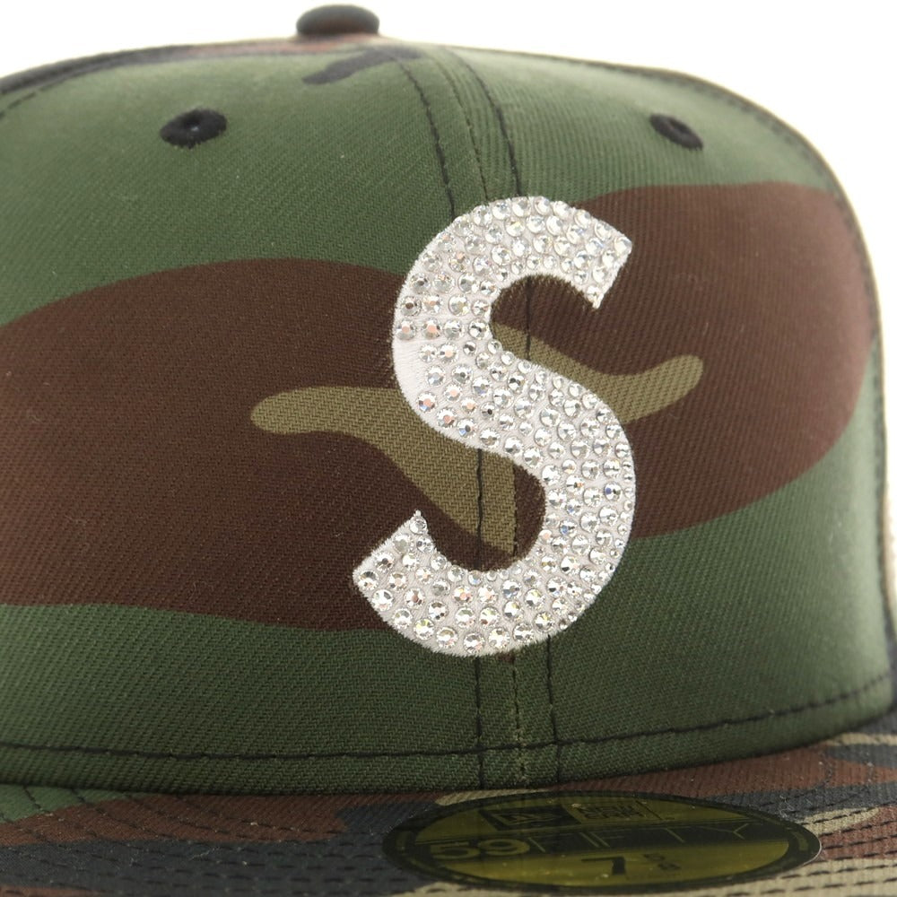 【中古】シュプリーム Supreme 2025年秋冬 Swarovski S Logo New Era カモフラージュ柄 キャップ グリーンxブラウン【 7 5/8 】【 状態ランクA 】【 メンズ 】