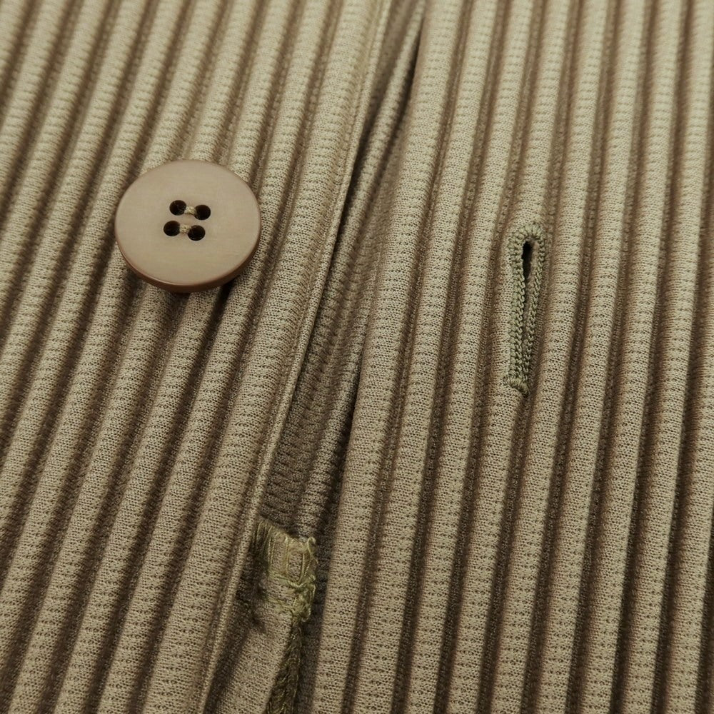 【中古】オム プリッセ イッセイミヤケ HOMME PLISSE ISSEY MIYAKE 2025年秋冬 ポリエステル系 プリーツ 2B カジュアルジャケット カーキ【 表記なし（L位） 】【 状態ランクA 】【 メンズ 】