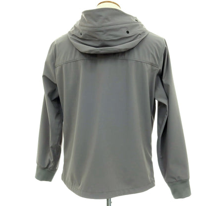 【新品】シーピーカンパニー C.P.Company ポリエステルポリウレタン ダブルジップ フーデッド シェルジャケット グレー【サイズM】【 状態ランクN 】【 メンズ 】