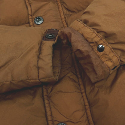 【中古】ストーンアイランド STONE ISLAND ナイロン フーデッド ダウンジャケット キャメルブラウン【サイズS】【 状態ランクB 】【 メンズ 】 [APD]