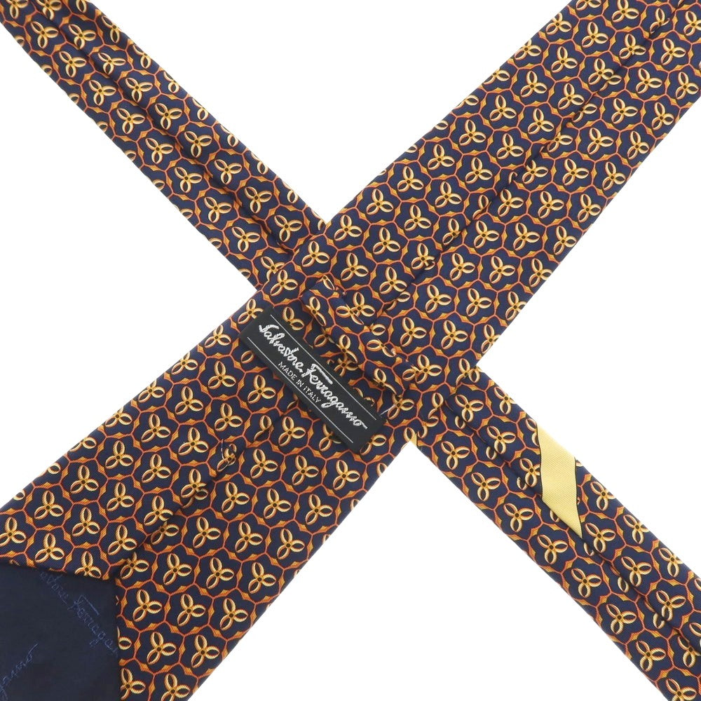 【中古】サルヴァトーレフェラガモ Salvatore Ferragamo シルク プリント 小紋柄ネクタイ ネイビーxオレンジ【 状態ランクA 】【 メンズ 】 [APD]