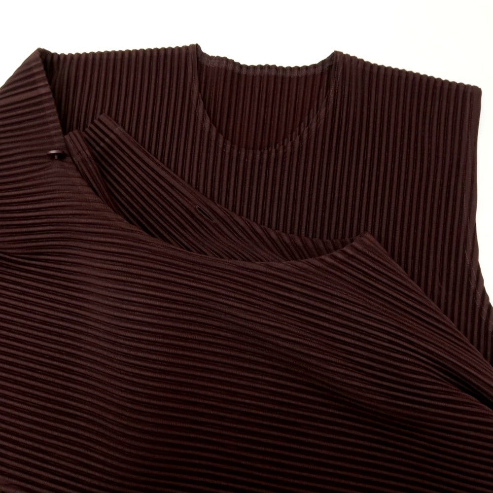 【中古】オム プリッセ イッセイミヤケ HOMME PLISSE ISSEY MIYAKE 2026年春夏 ポリエステル系 プリーツ ノースリーブトップ ブラウン【 表記なし(L位) 】【 状態ランクA 】【 メンズ 】[APD]
