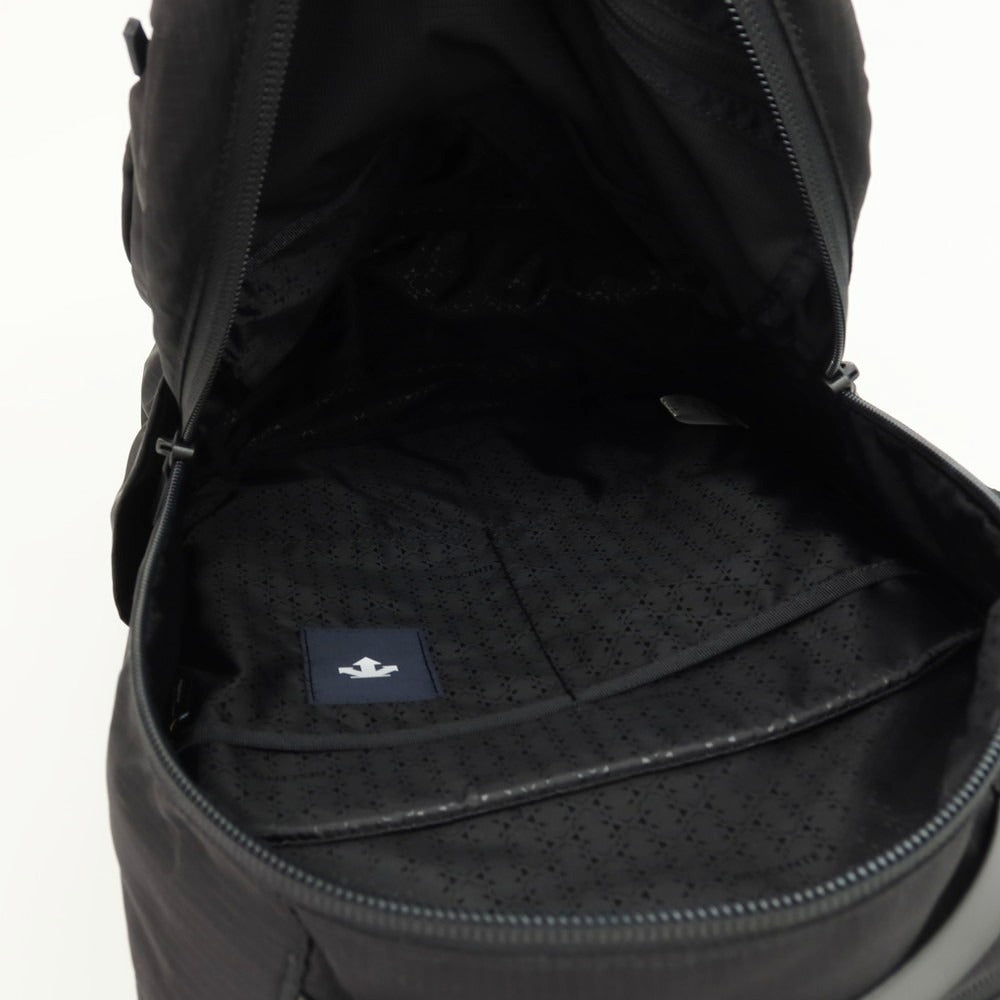 【中古】デサント DESCENTE オルテライン AEROSTREAM BACKPACK 23 CS ナイロン バックパック・リュック ブラック【 状態ランクA 】【 メンズ 】