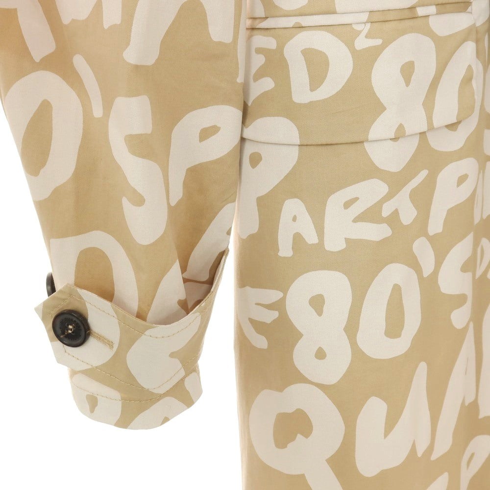 【新品アウトレット】ディースクエアード DSQUARED2 ストレッチ コットン D2 Pop 80’ ロゴプリント ステンカラーコート ベージュxホワイト【サイズ44】【 状態ランクN- 】【 メンズ 】[CPD]