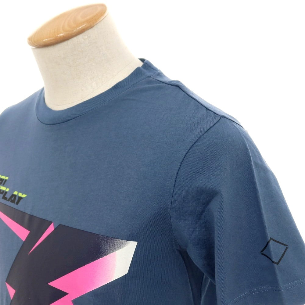 【新品アウトレット】リプレイ REPLAY コットン RACING GARAGE プリント クルーネック 半袖Ｔシャツ ダルブルー【サイズS】【 状態ランクN- 】【 メンズ 】