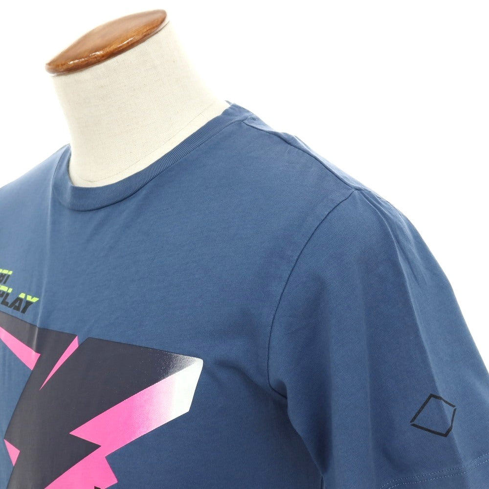 【新品アウトレット】リプレイ REPLAY コットン RACING GARAGE プリント クルーネック 半袖Ｔシャツ ダルブルー【サイズM】【 状態ランクN- 】【 メンズ 】