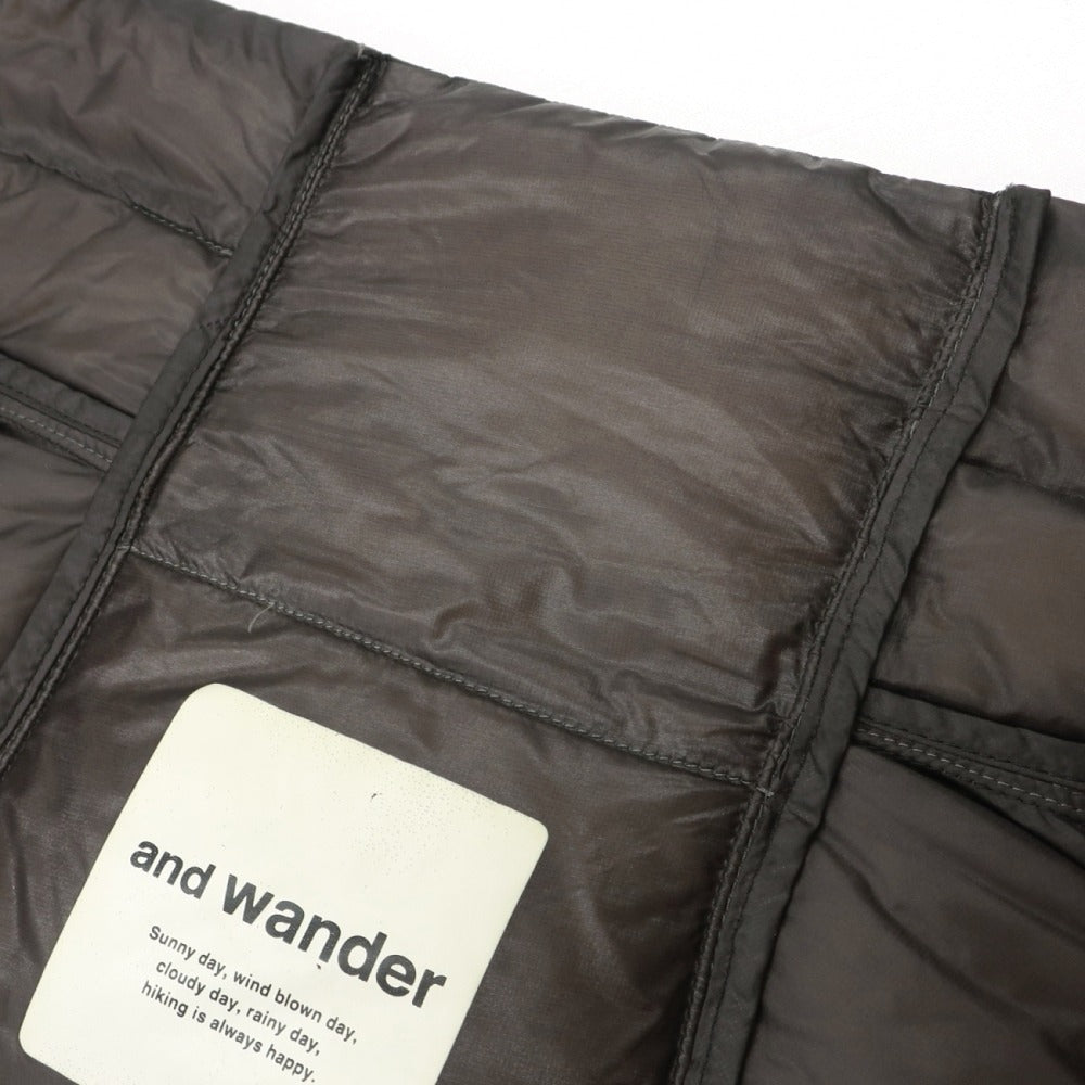 【中古】アンドワンダー and wander PERTEX ナイロン スタンドカラー ダウンジャケット ブラック系【サイズ3】【 状態ランクC 】【 メンズ 】